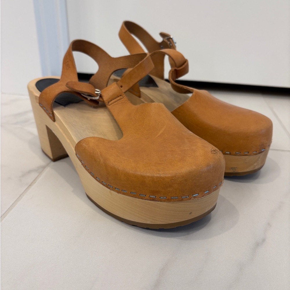 Swedish Hasbeens Tan Leather Clogs